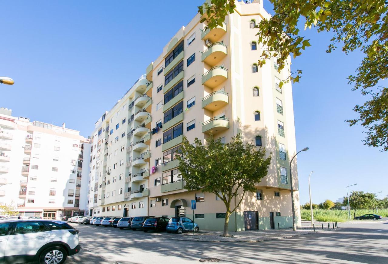Apartamento Central Setubal Sossegado E Com Luz Esterno foto